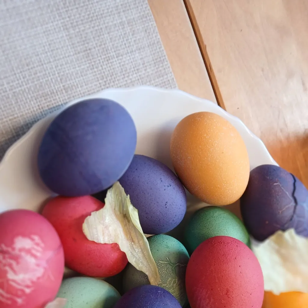 chat with ai character: Frohe Ostern 🥚❤️🍀