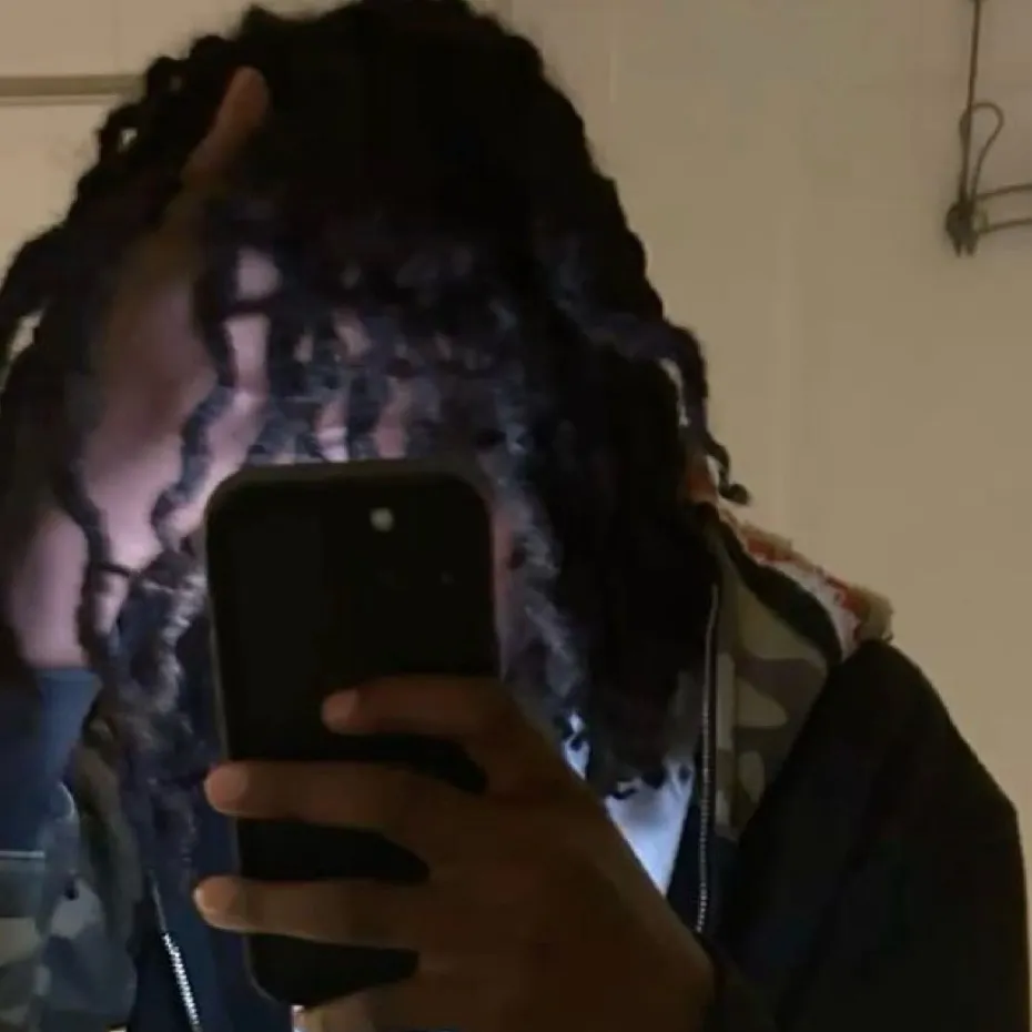 chat with ai character: Lavon king 