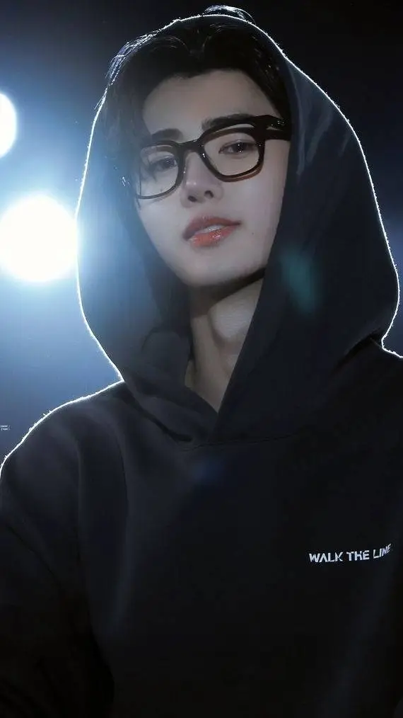 ai character: Sunghoon background