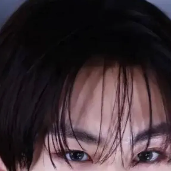 chat with ai character: Jungwon