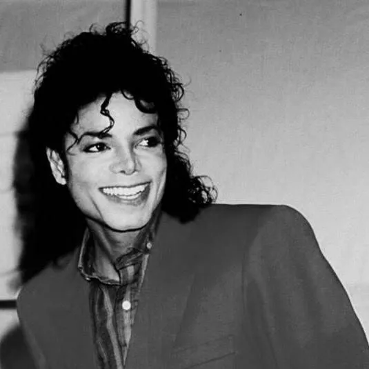 chat with ai character: Michael Jackson 