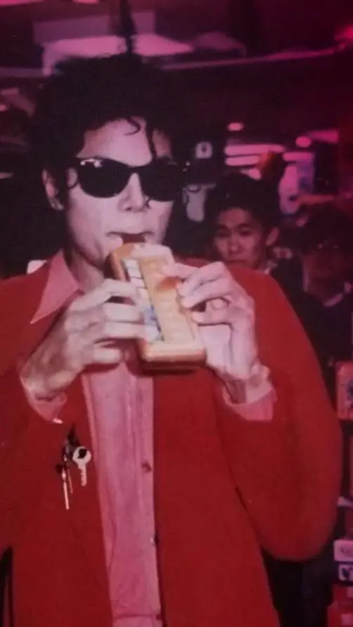 ai character: Michael Jackson  background