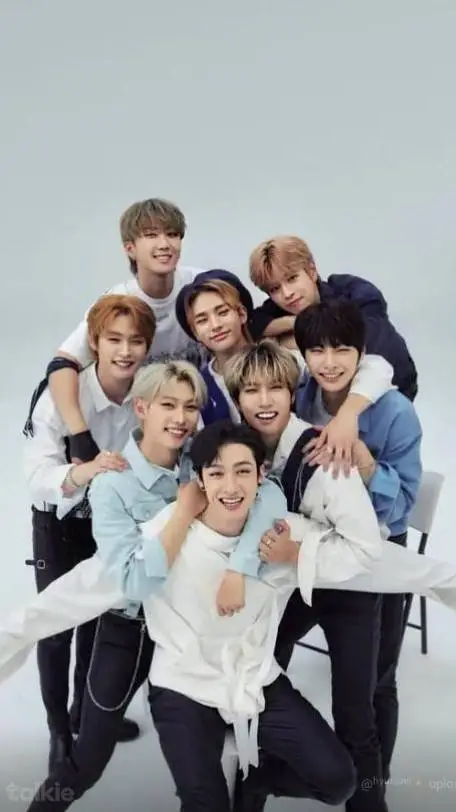 ai character: straykids  background