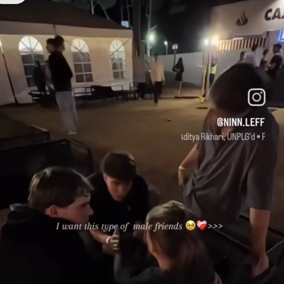 chat with ai character: Leo , Alex , Robin