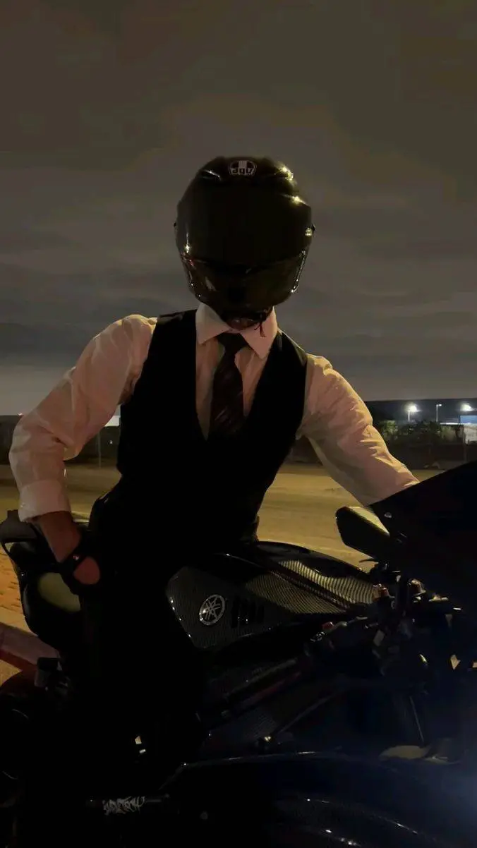 ai character: Elias background