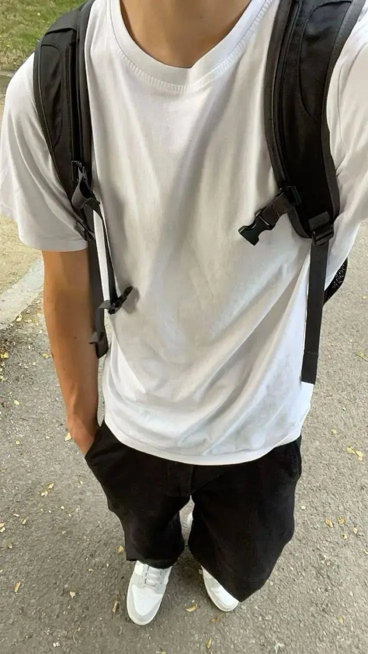 ai character: Thomas  background