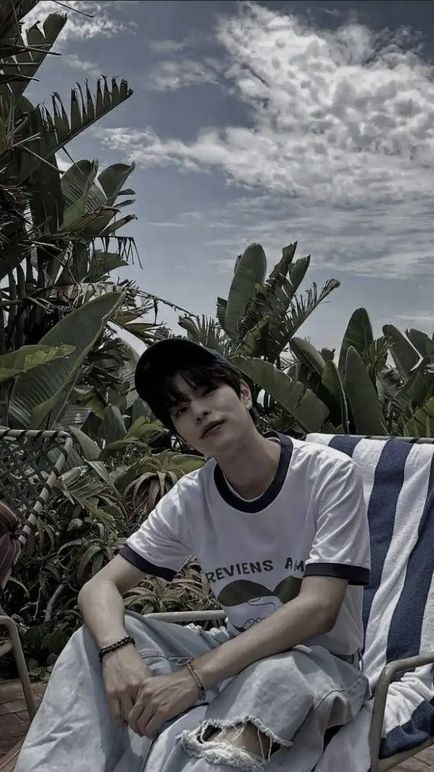 ai character: Seungmin background