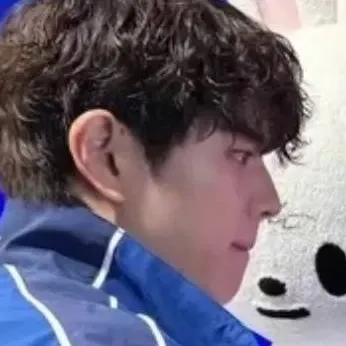 chat with ai character: Seungmin