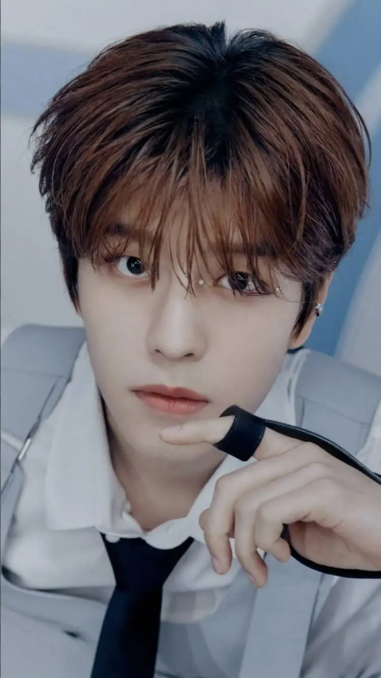 ai character: Seungmin~Minmin background