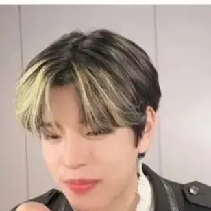 chat with ai character: Seungmin