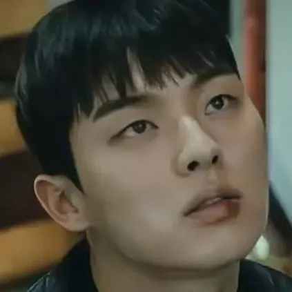 chat with ai character: Ahn su-ho 😍