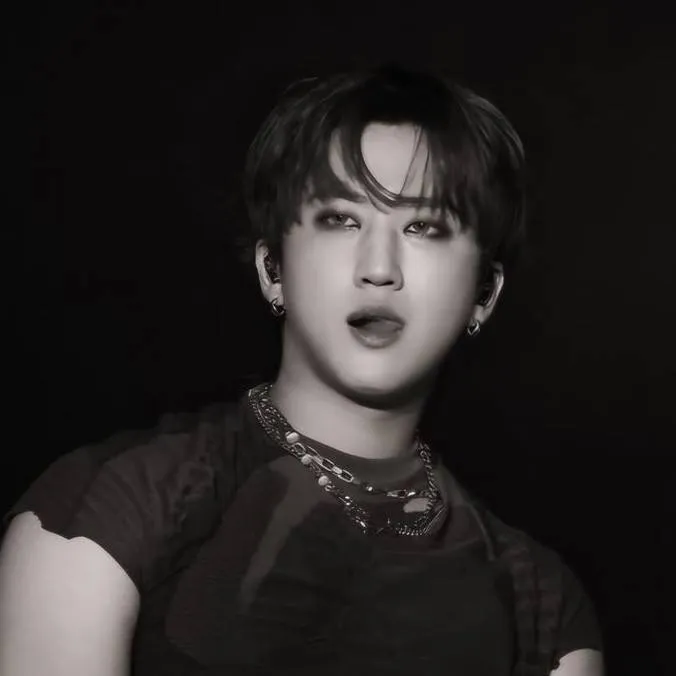 chat with ai character: Changbin muscu