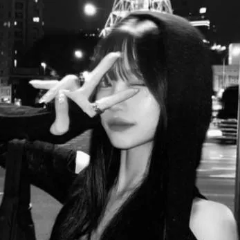 chat with ai character: Minju