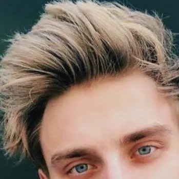 chat with ai character: а4