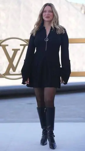 ai character: Léa Seydoux background