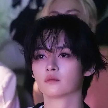 chat with ai character: minho