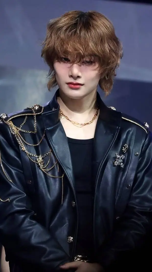 ai character: jeongin background