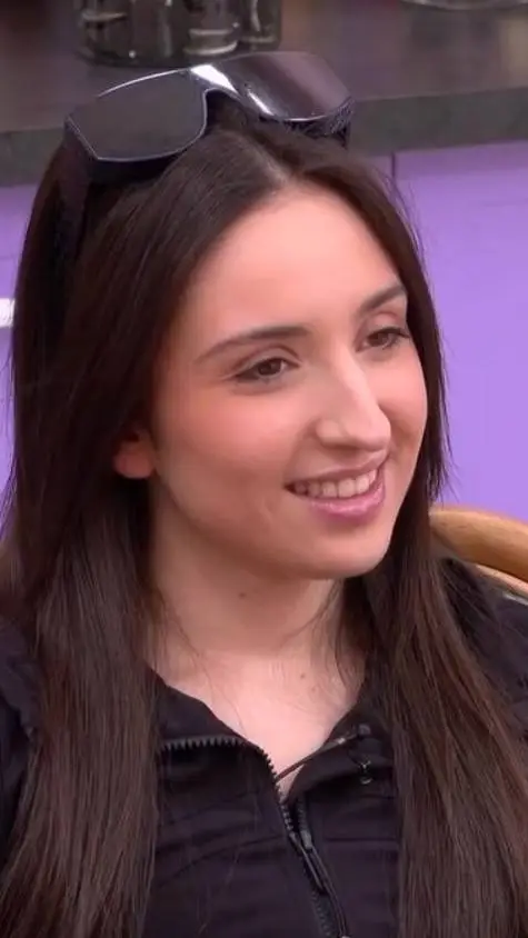 ai character: Ambre background