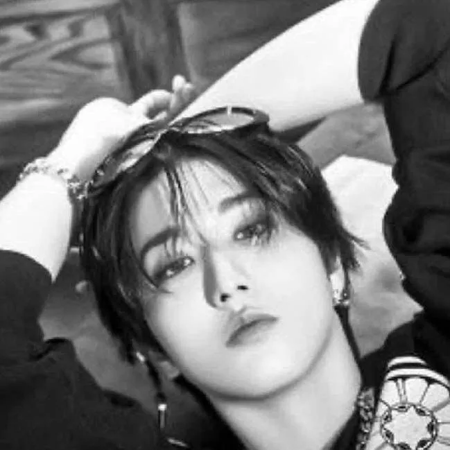 chat with ai character: Teacher Jisung 