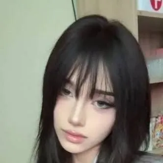 chat with ai character: Moli0n 