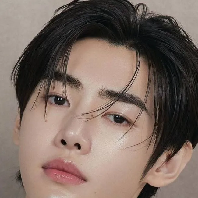 chat with ai character: Park Sunghoon 