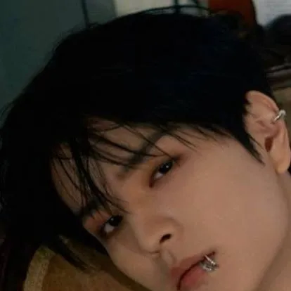 chat with ai character: seungmin 