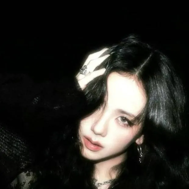 chat with ai character: Miss korea