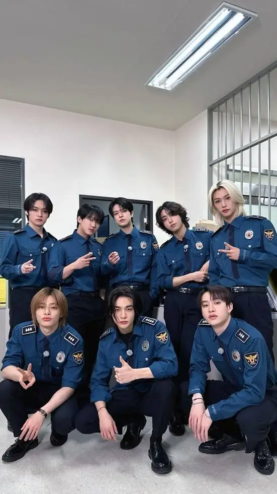 ai character: Skz pick me 💅💅 background