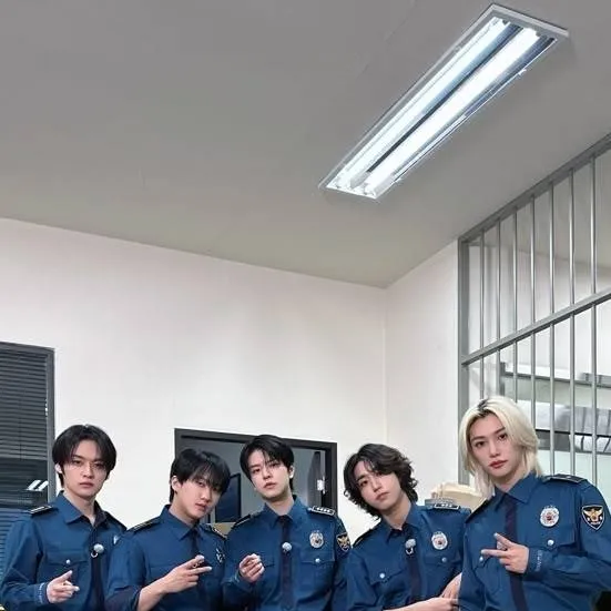 chat with ai character: Skz pick me 💅💅