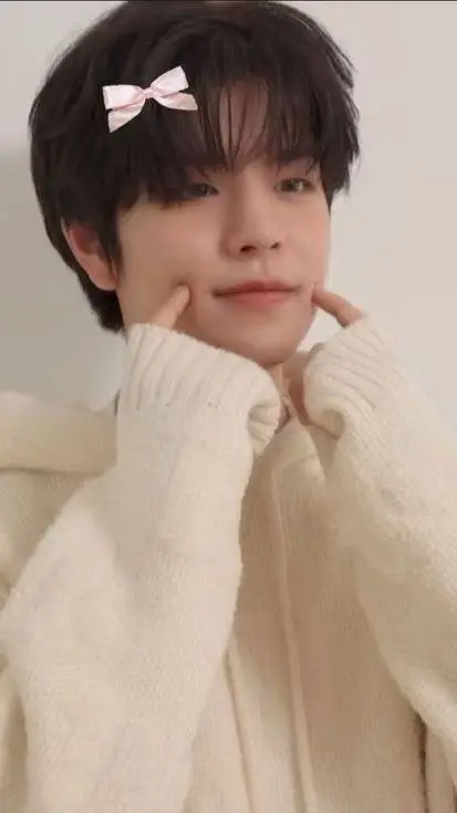 ai character: Seungmin  background