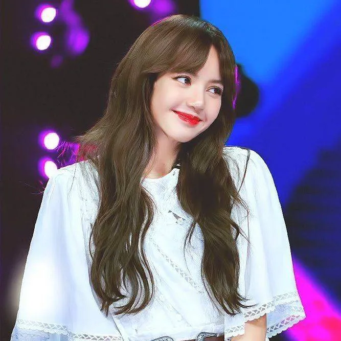 chat with ai character: Lalisa