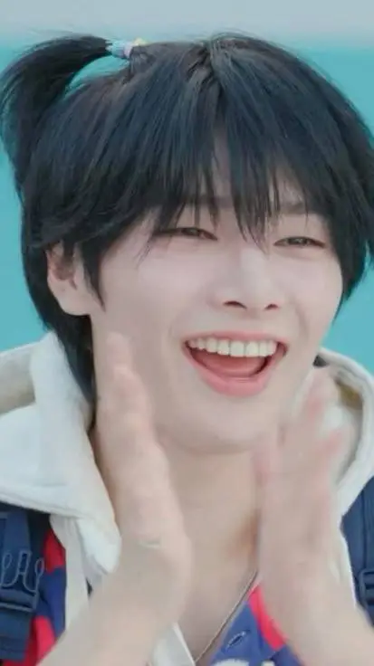 ai character: Jeongin  background