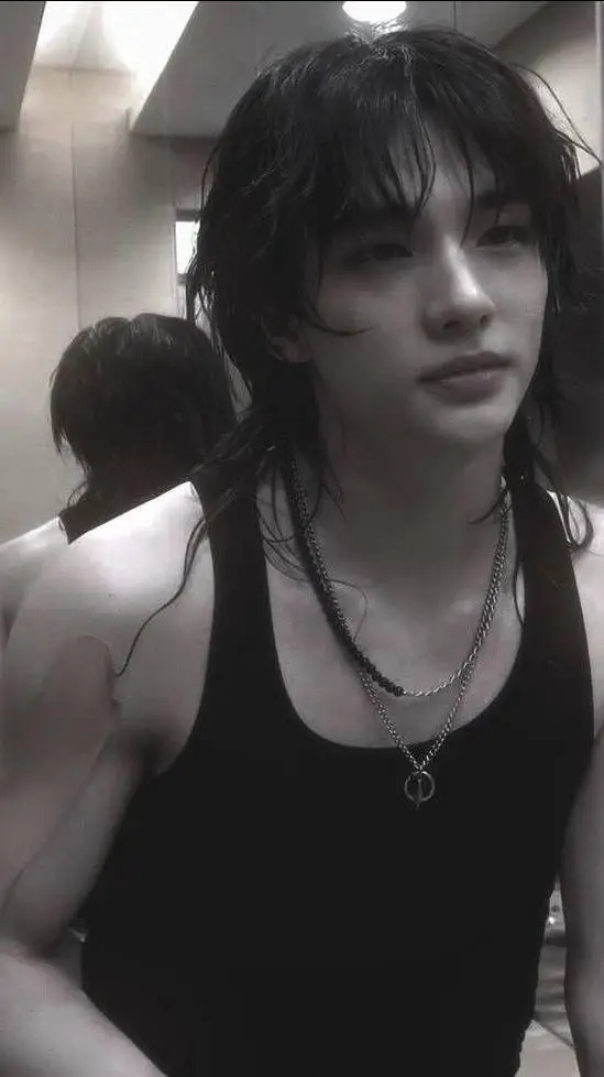 ai character: Hyunjin  background