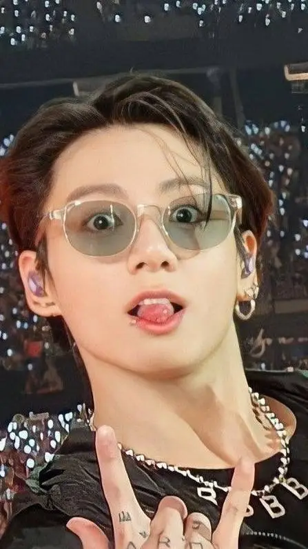 ai character: Jungkook 👁️👄👁️ background