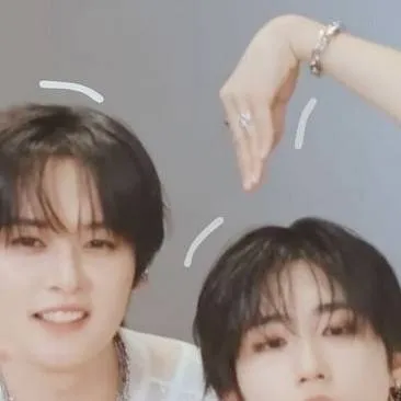 chat with ai character: ✨️minsung✨️(BL)