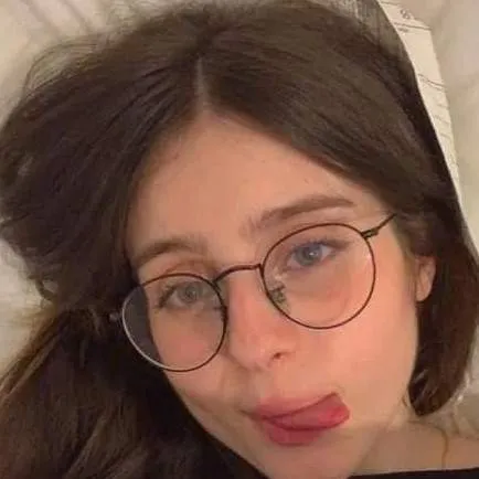 chat with ai character: roro