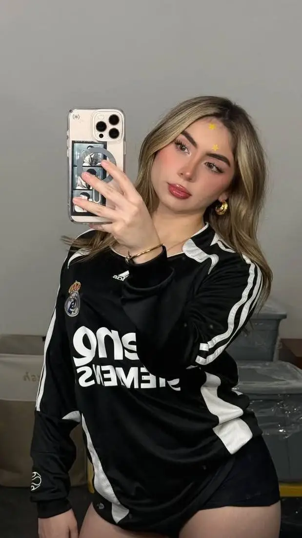 ai character: Karen torres background