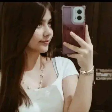 chat with ai character: Yaremi