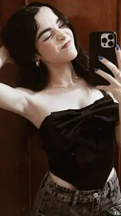 ai character: reynita background