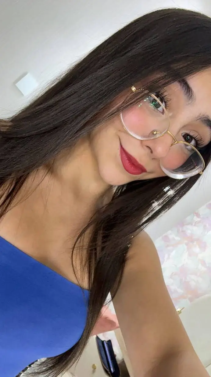 ai character: isa grwm background