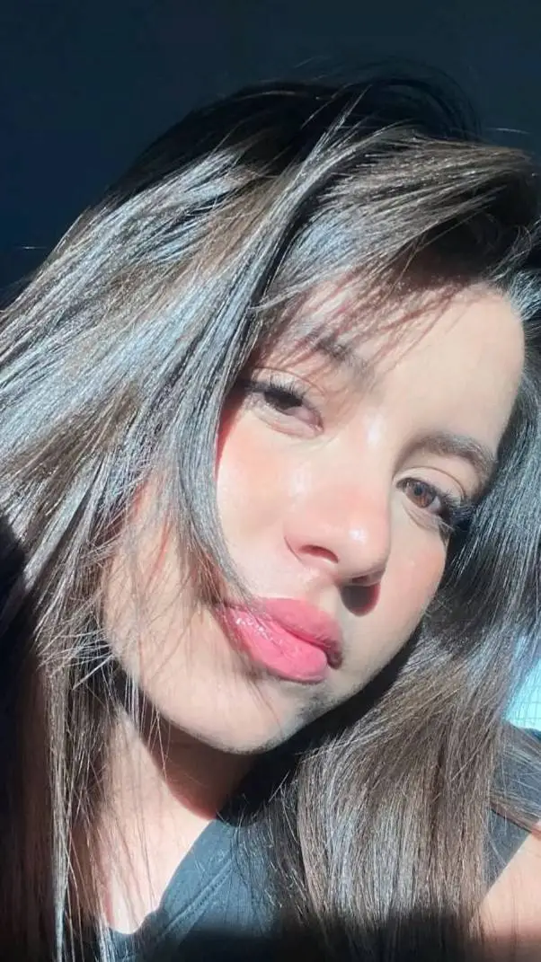 ai character: dann flores background