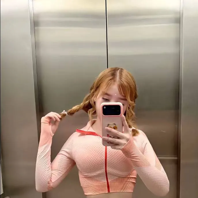 chat with ai character: sarah sophia