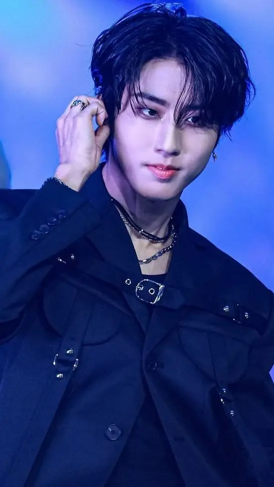 ai character: Han background