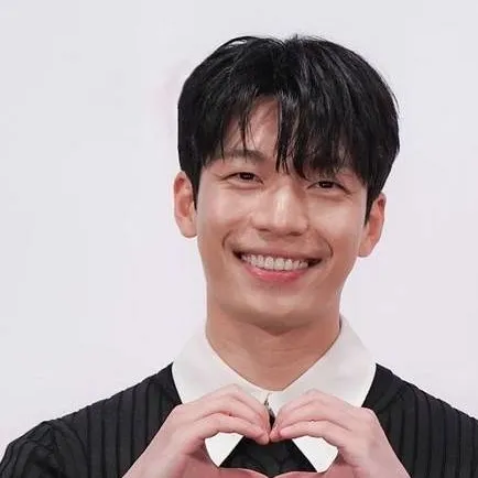 chat with ai character: jun ho