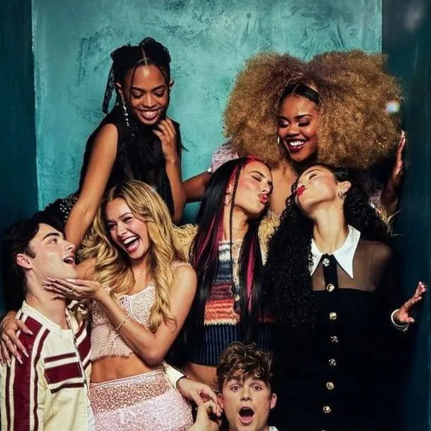 chat with ai character: Descendants 4 Cast
