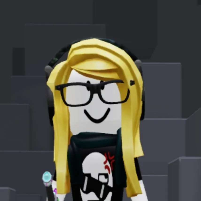 chat with ai character: rubia con lentes