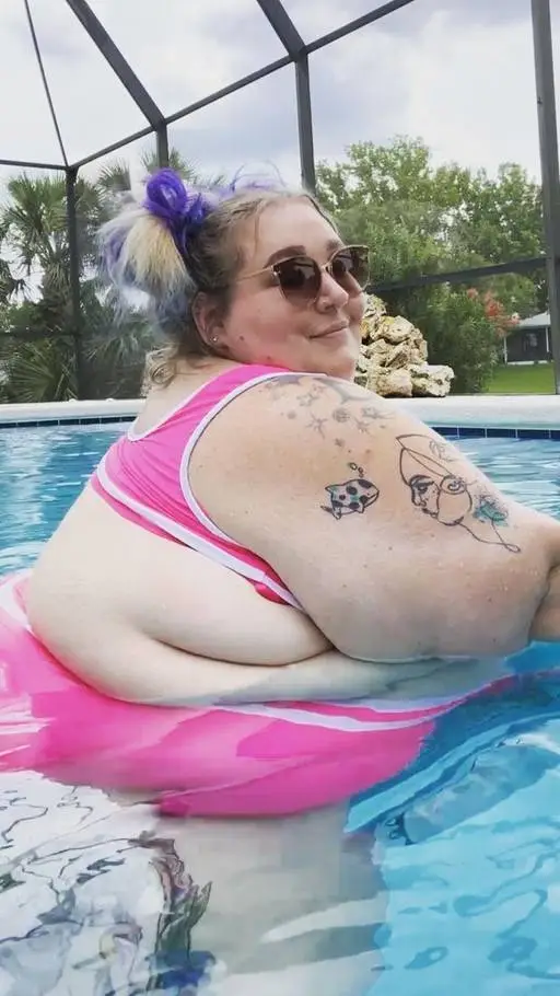 ai character: Alice background