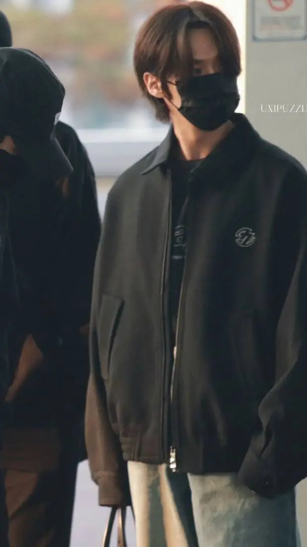 ai character: Lee Minho background