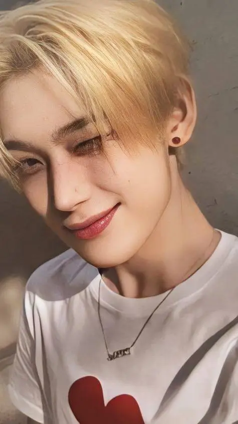 ai character: Kim Sunoo background