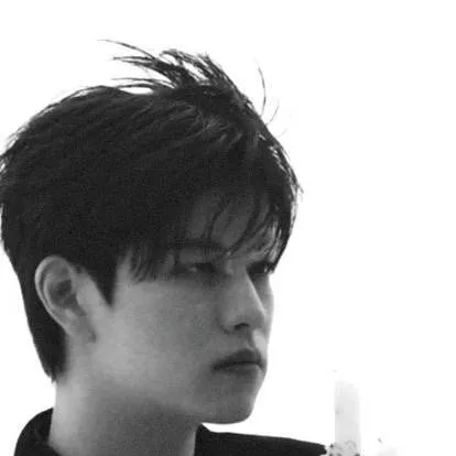 chat with ai character: Kim Seungmin